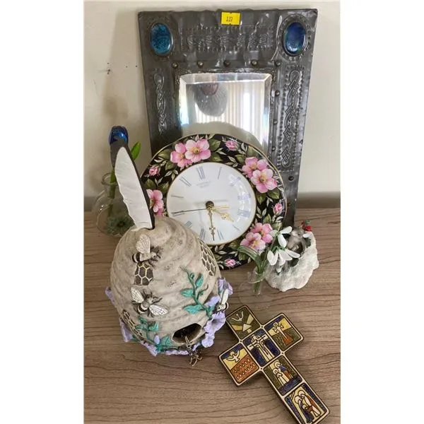 12356 bee hive kitchen decor color palette