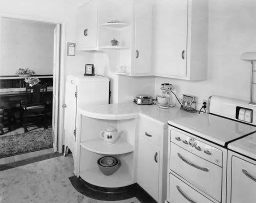 /img/12371-1930s-kitchen-inspiration.webp