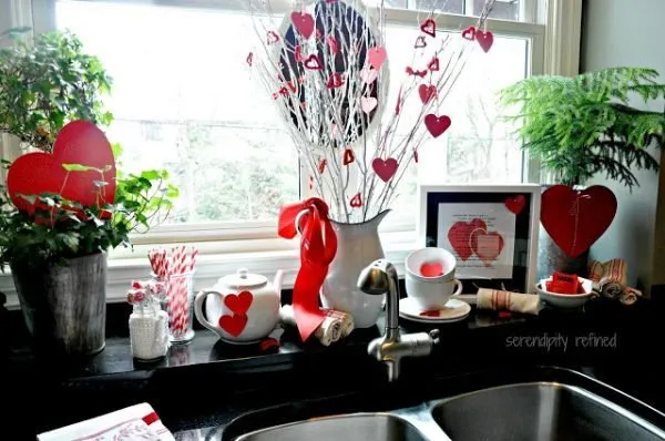 /img/12420-diy-valentine-decor.webp
