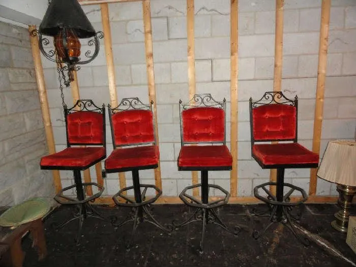 12584 gothic metal bar stool