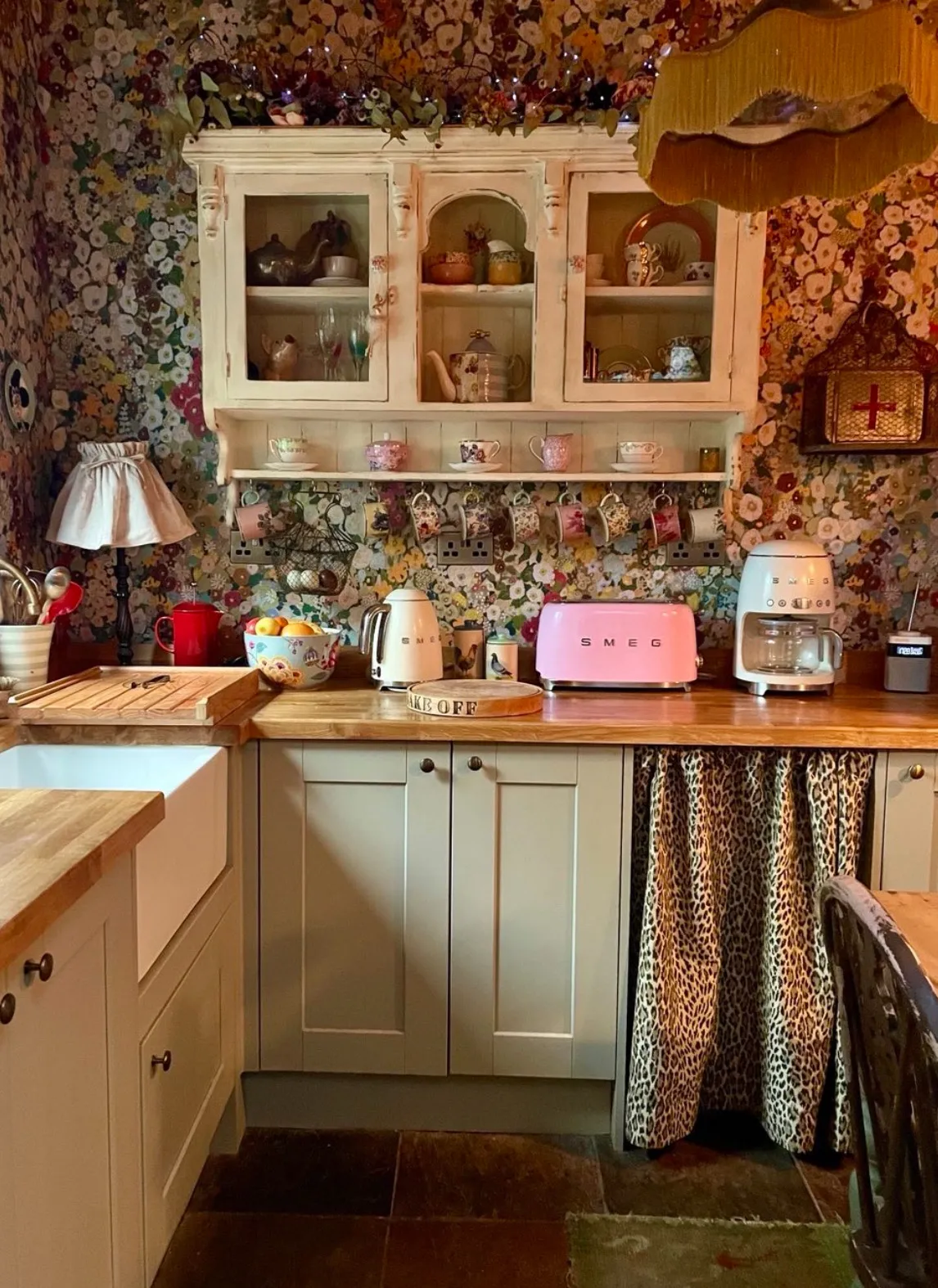 12608 kitchen color palette